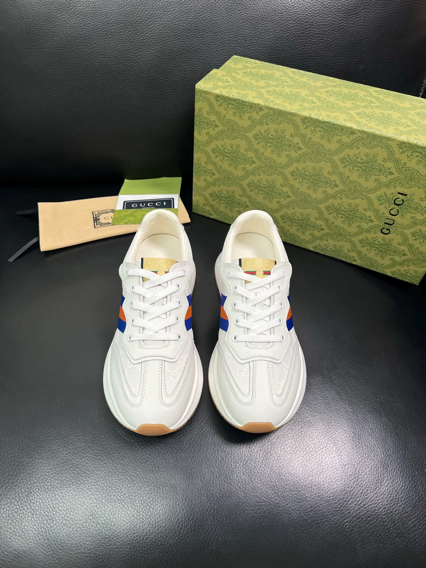 Men's shoes 💰800 Gucci top purchasing Gucci counter new model, original factory configuration of imported cowhide from Italy with printed cloth fabric, imported cowhide lining, breathable and comfortable, sole: original factory special sole is super comfortable, original factory and single goods are high quality, welcome to compare, code number 38-44 (customized 45 46) 85865